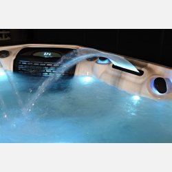 Kenya udend�rs spabad - DEMOMODEL 2024/2025